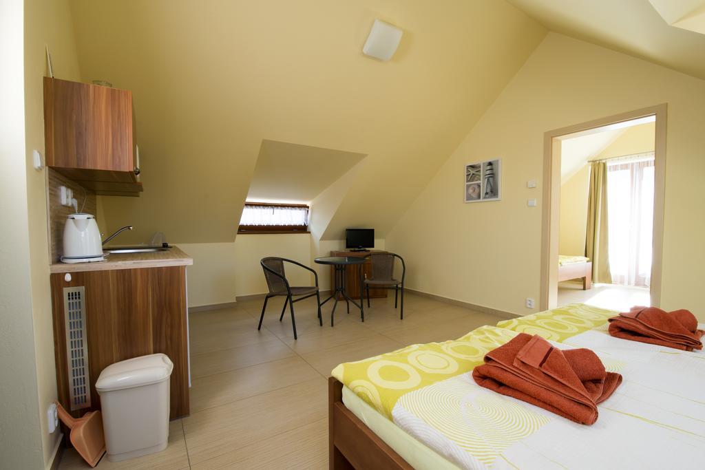 Penzion Admirál Třeboň Habitación foto