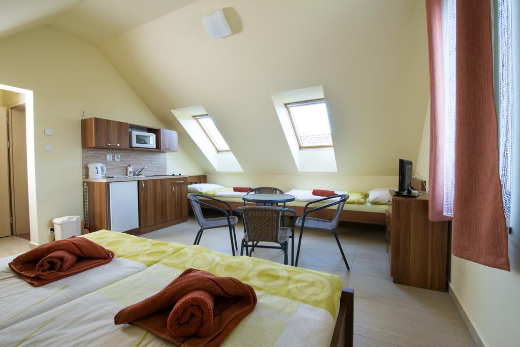 Penzion Admirál Třeboň Habitación foto