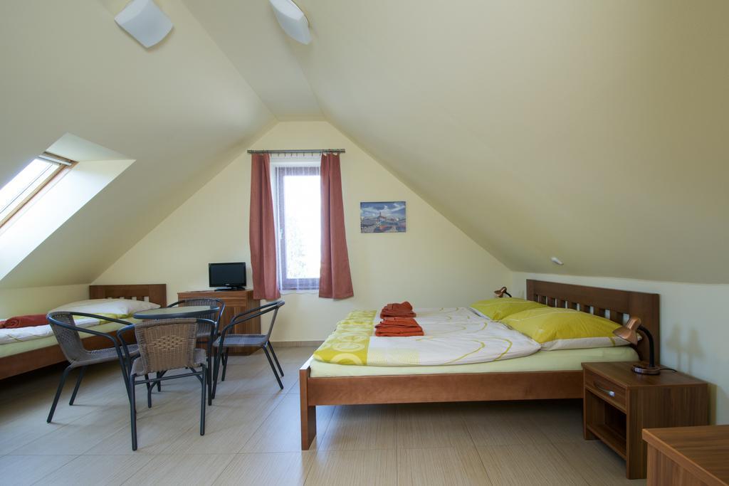 Penzion Admirál Třeboň Habitación foto